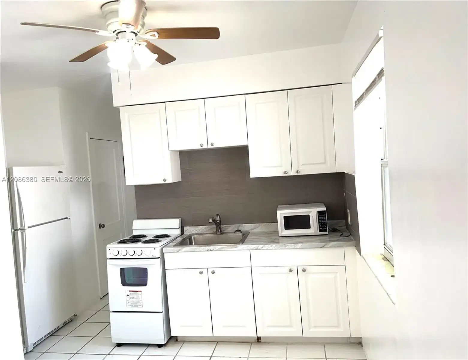 1931 Jefferson St, Hollywood FL 33020 photo 2