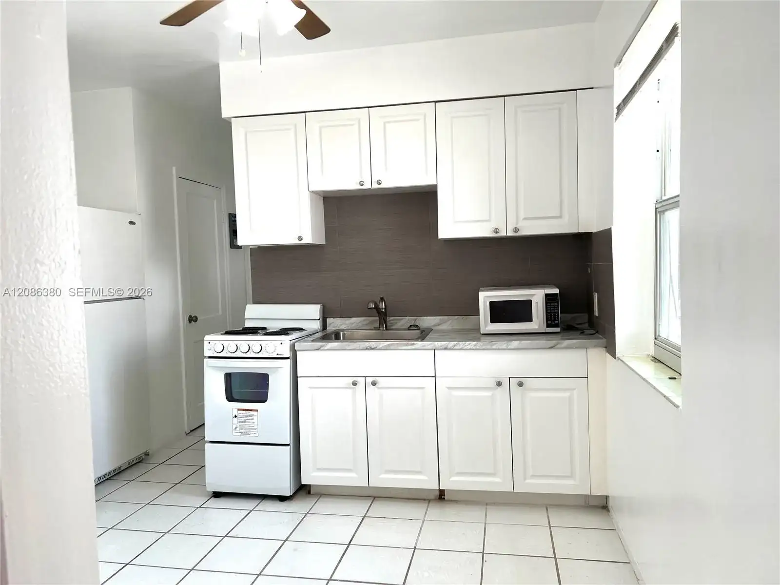 1931 Jefferson St, Hollywood FL 33020 photo 3