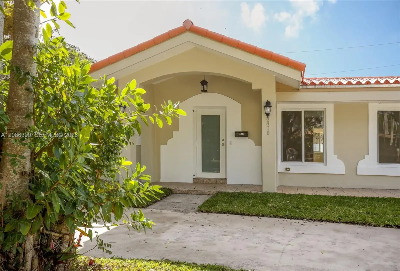 8870 SW 87th St, Miami FL 33173 photo 2