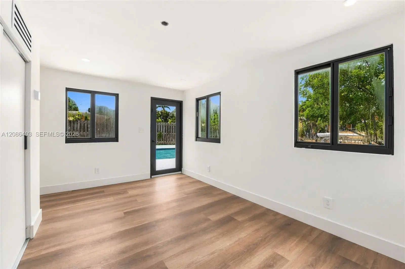 2412 Sugarloaf Ln, Fort Lauderdale FL 33312