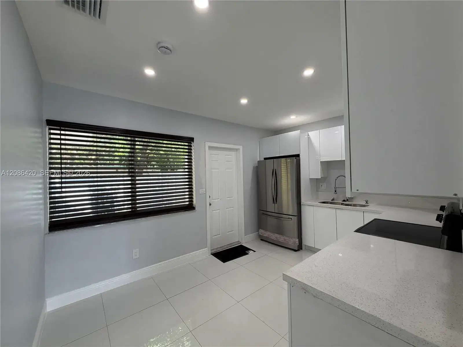 335 NE 168th St # 335, North Miami Beach FL 33162 photo 4