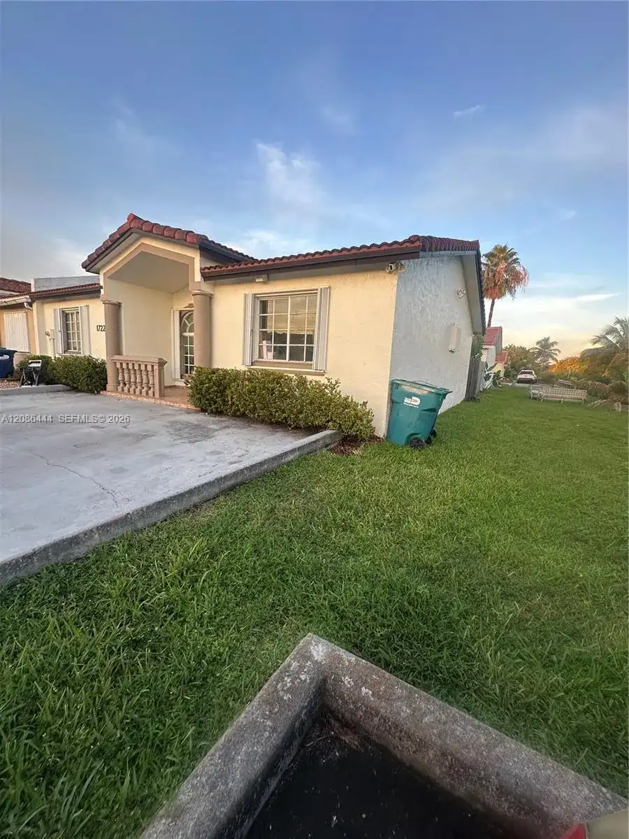 17223 NW 74th Ct, Hialeah FL 33015 photo 4