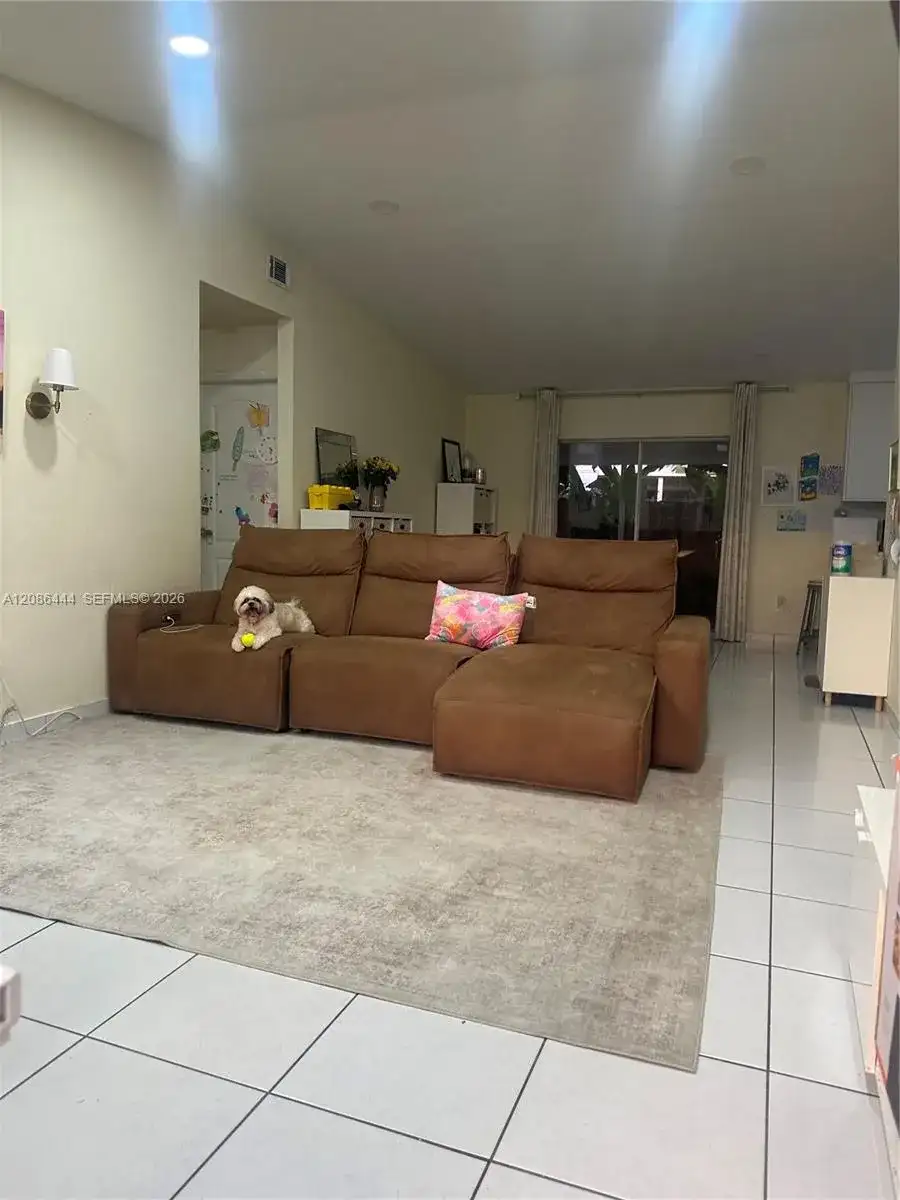 17223 NW 74th Ct, Hialeah FL 33015 photo 5