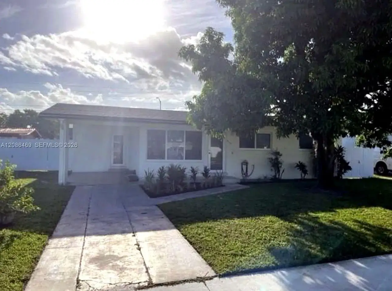 5431 W 8th Ct, Hialeah FL 33012 photo 2