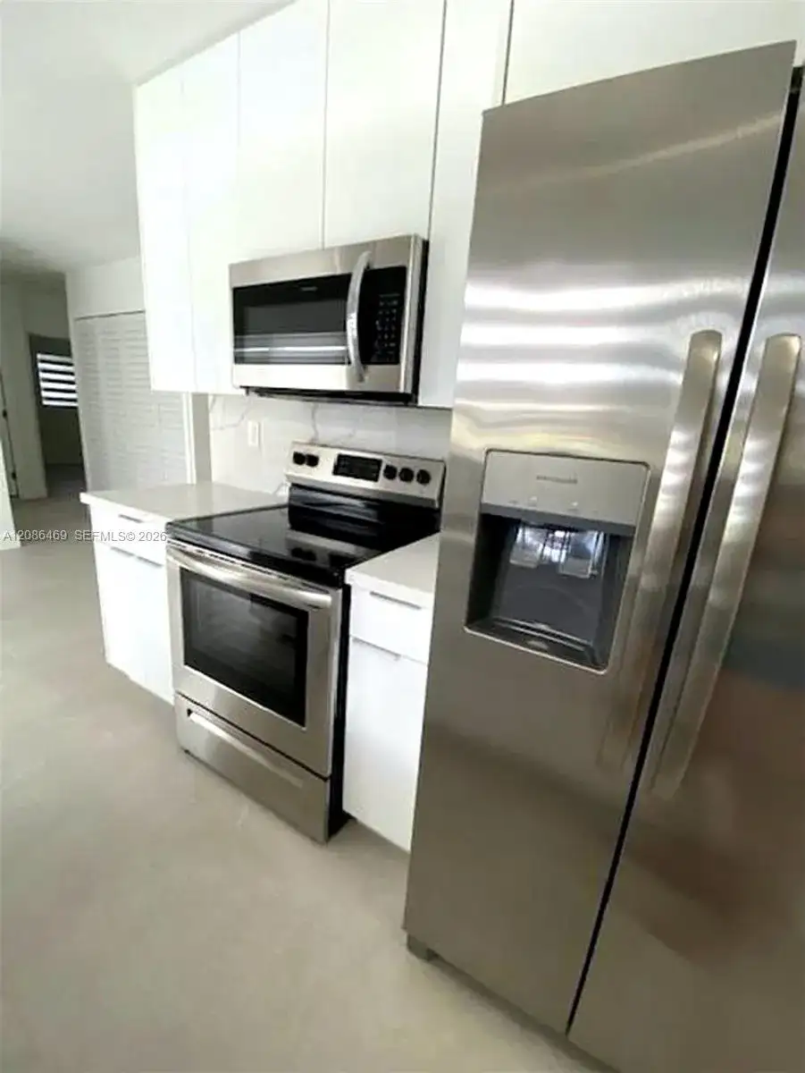5431 W 8th Ct, Hialeah FL 33012 photo 3