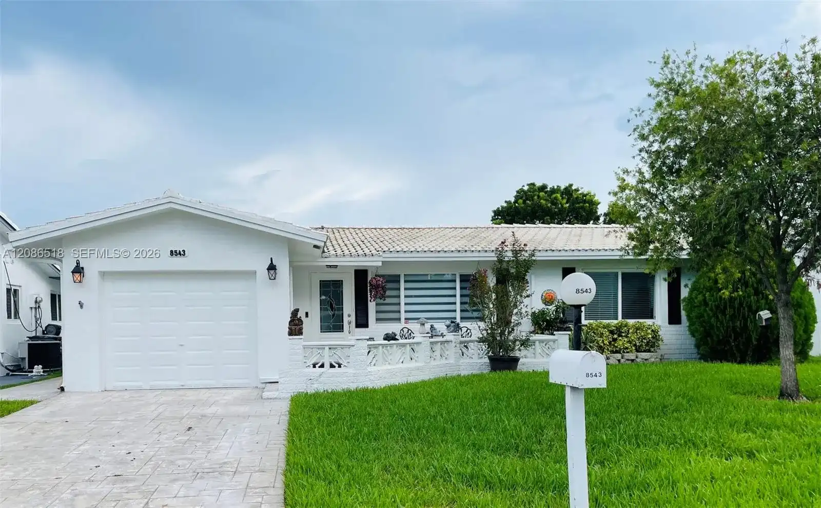 8543 NW 13th Ct, Plantation FL 33322