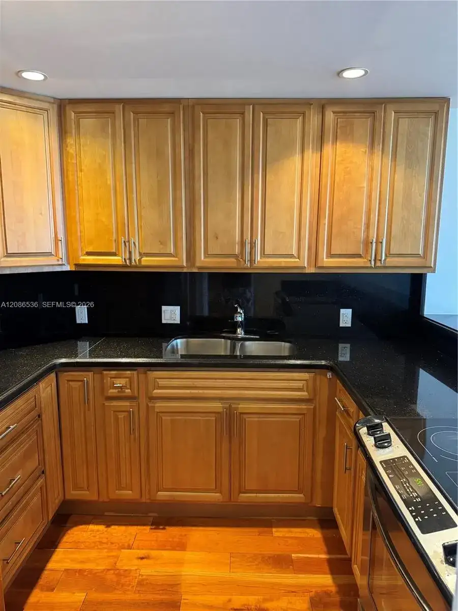 20379 W Country Club Dr # 1937, Aventura FL 33180 photo 4