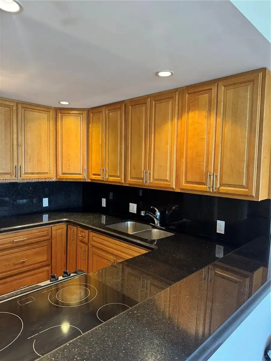 20379 W Country Club Dr # 1937, Aventura FL 33180 photo 5