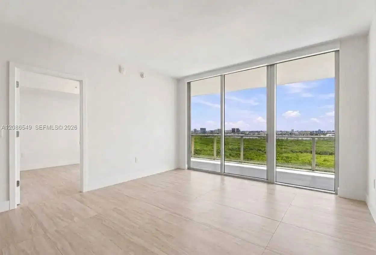 2411 Laguna Cir # 1004, North Miami FL 33181 photo 4