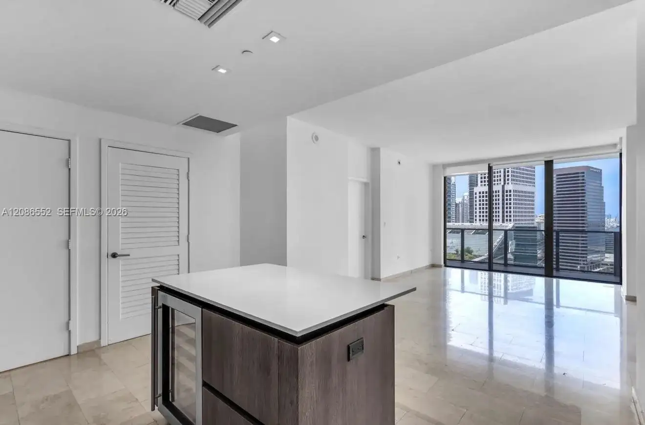 88 SW 7TH ST # 2005, Miami FL 33130 photo 2
