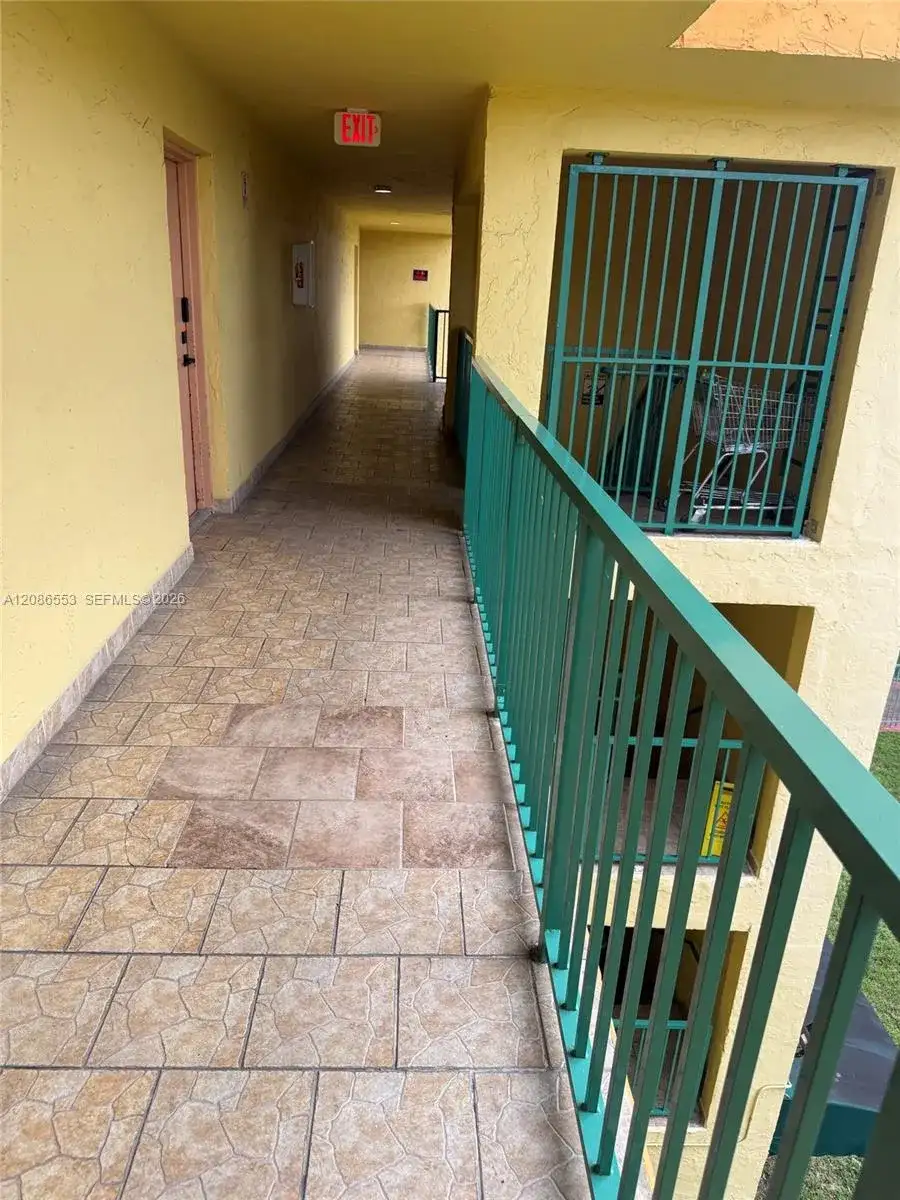 606 W 81st St # 405, Hialeah FL 33014 photo 5