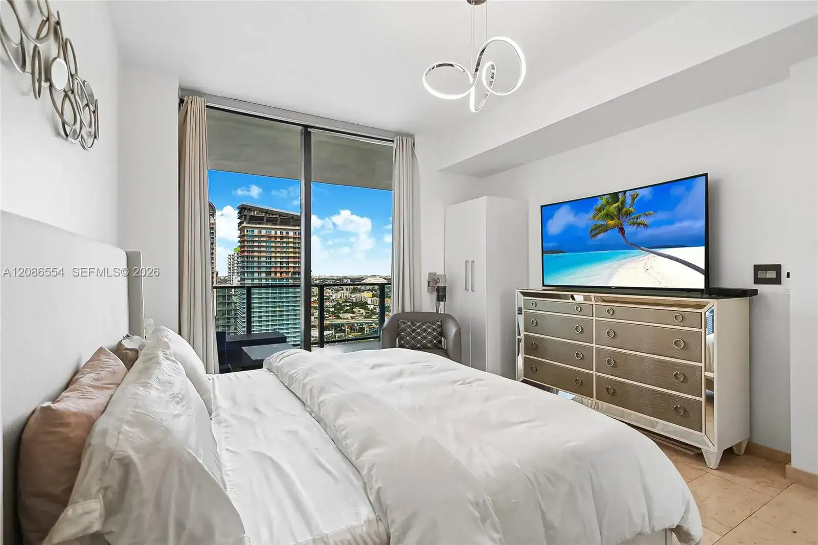 68 SE 6th St # 3306, Miami FL 33131 photo 5