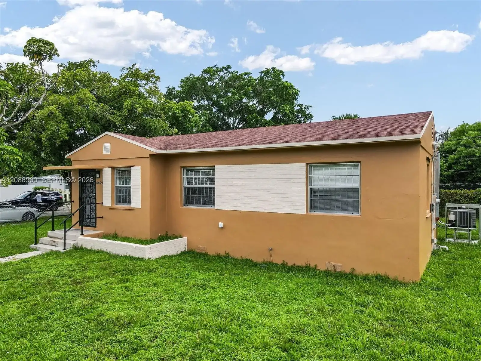 6499 NW 29th Ave, Miami FL 33147 photo 2