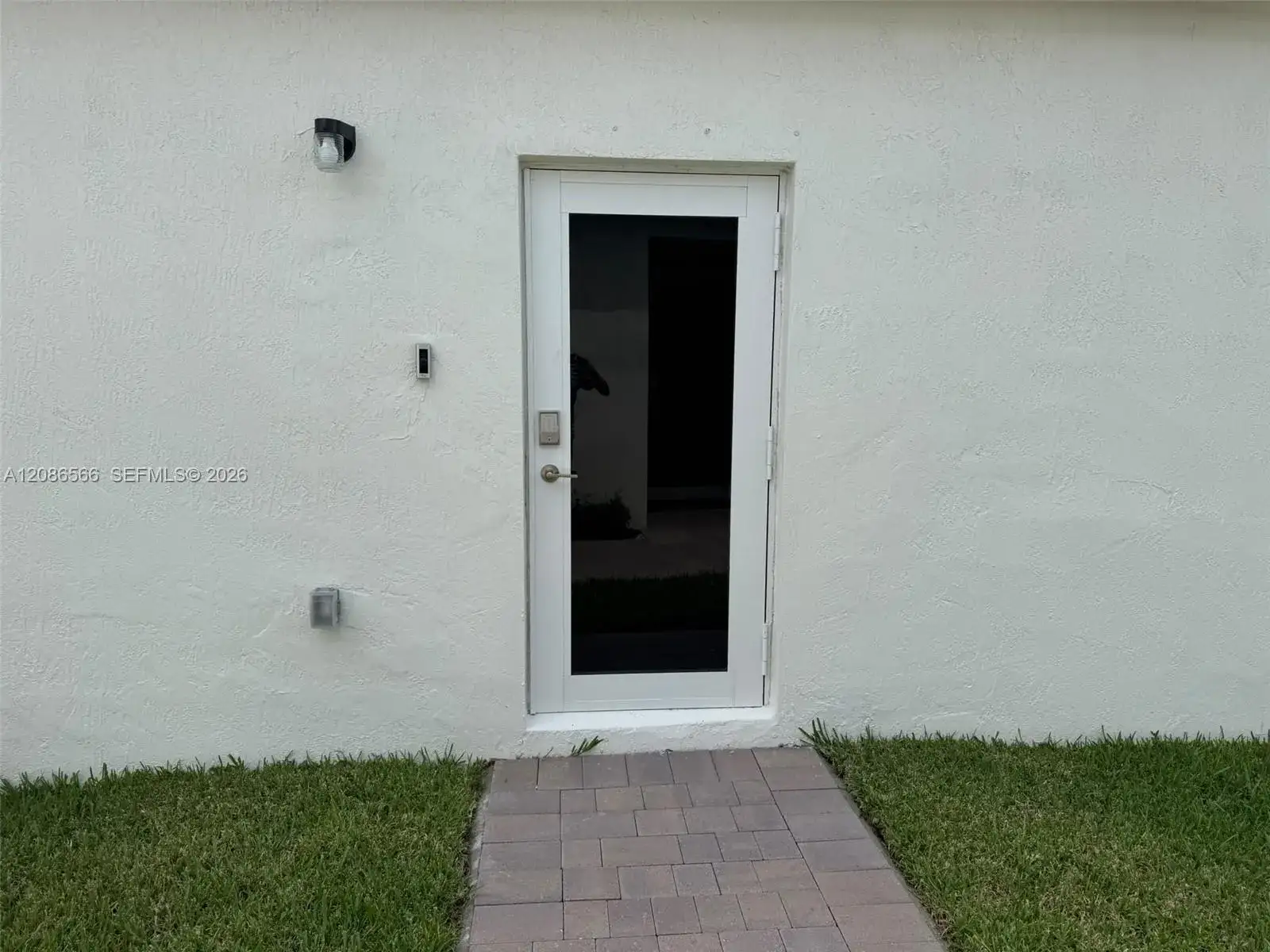 2404 SE 29th Dr, Homestead FL 33035 photo 5