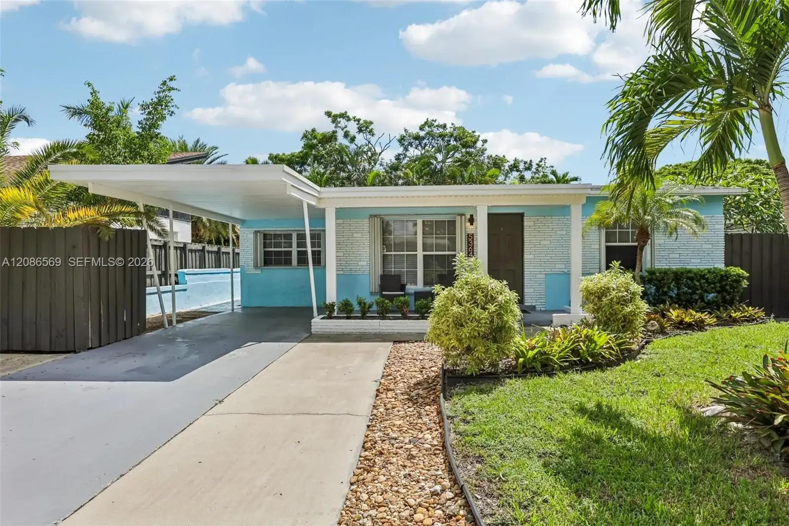 5364 NE 2nd Ave, Oakland Park FL 33334 photo 2