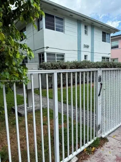 1995 Marseille Dr # 4, Miami Beach FL 33141 photo 3