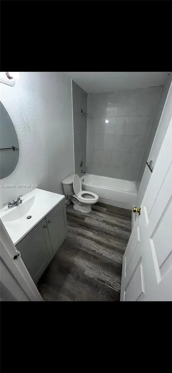 50 NW 166th St, Miami FL 33169 photo 2