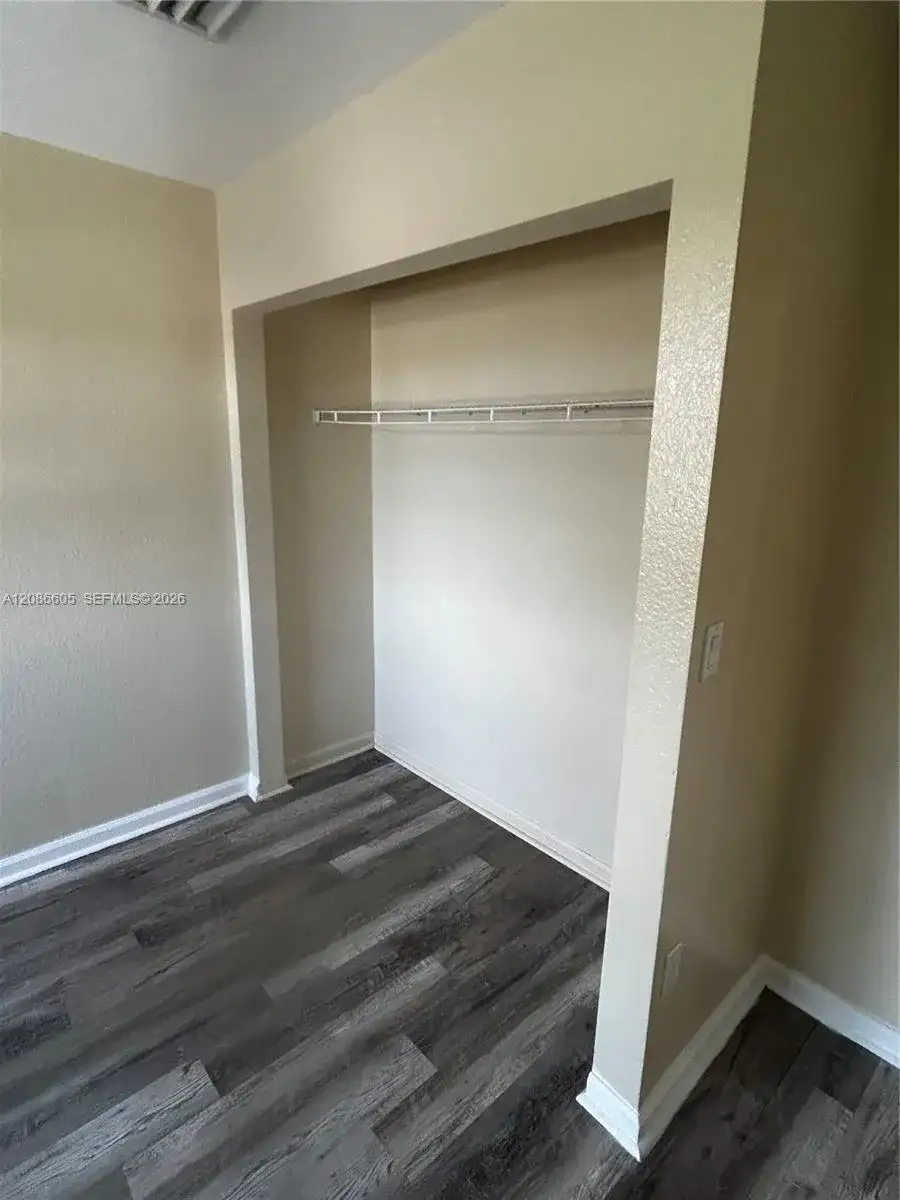 50 NW 166th St, Miami FL 33169 photo 3