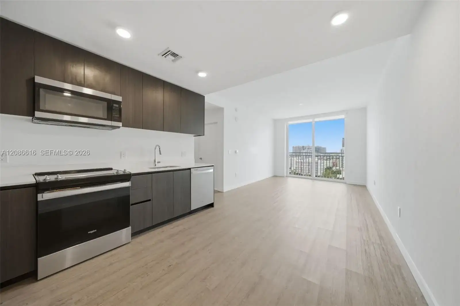 2000 Biscayne Blvd # 1903, Miami FL 33137 photo 2