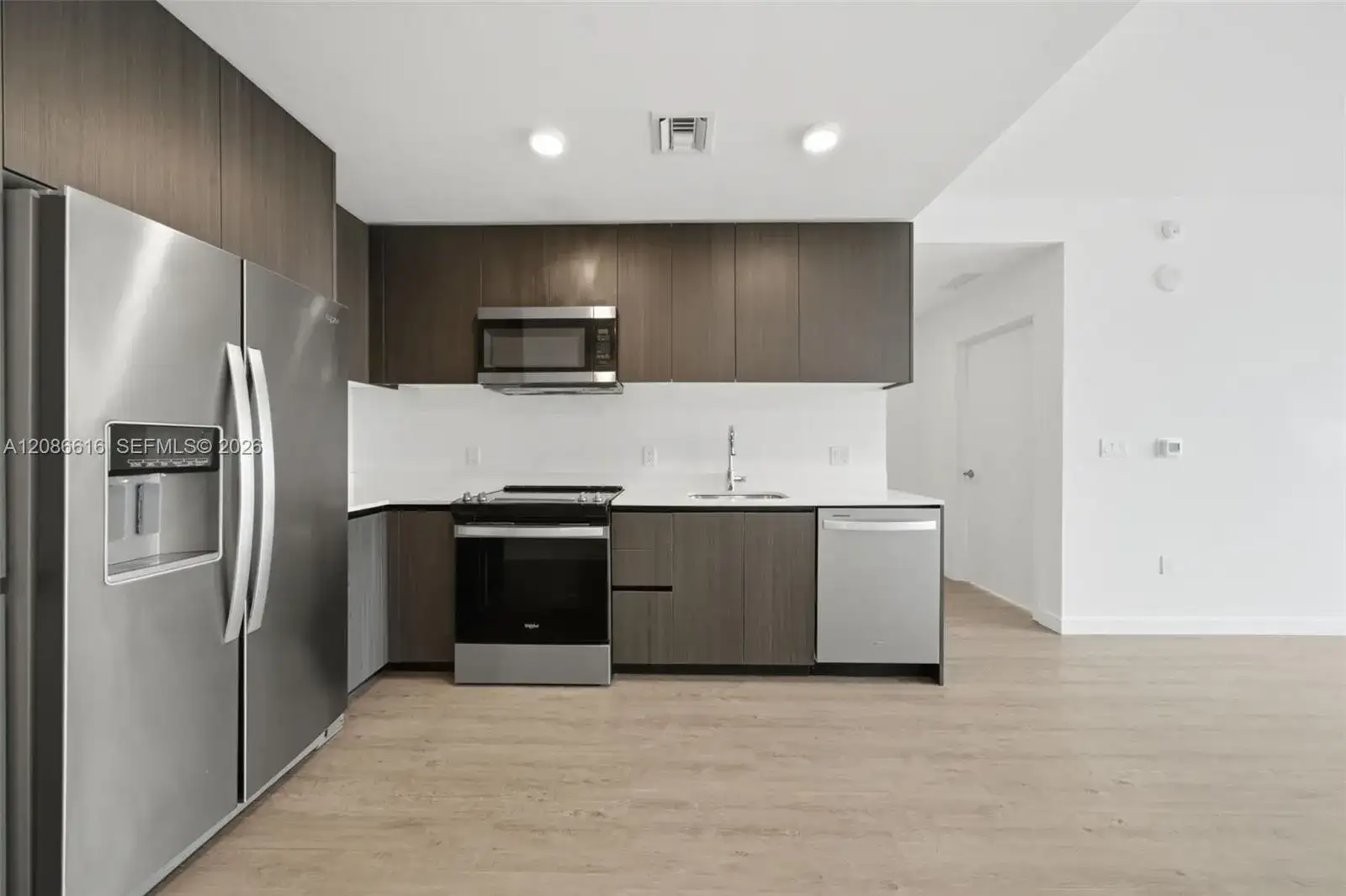 2000 Biscayne Blvd # 1903, Miami FL 33137 photo 3