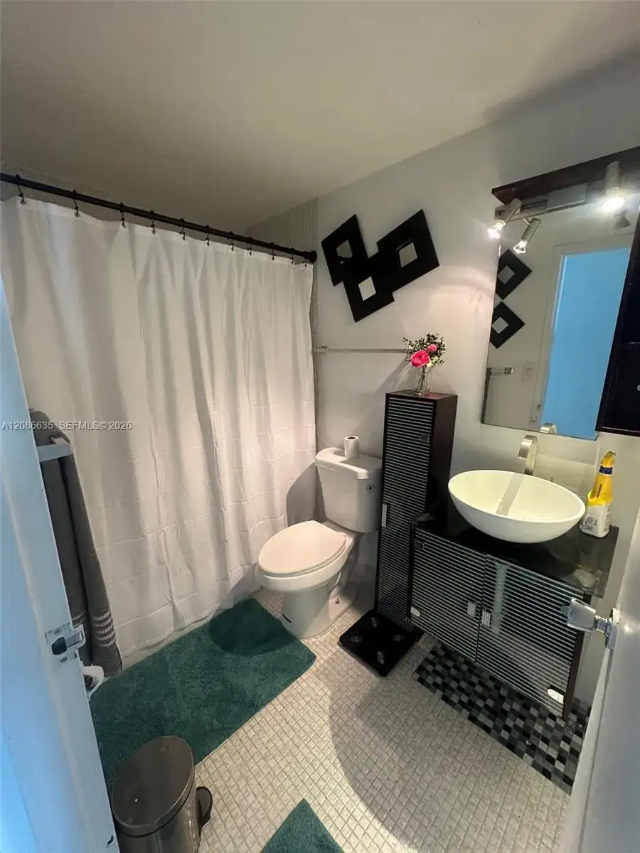 905 Brickell Bay Dr # 1029, Miami FL 33131 photo 2