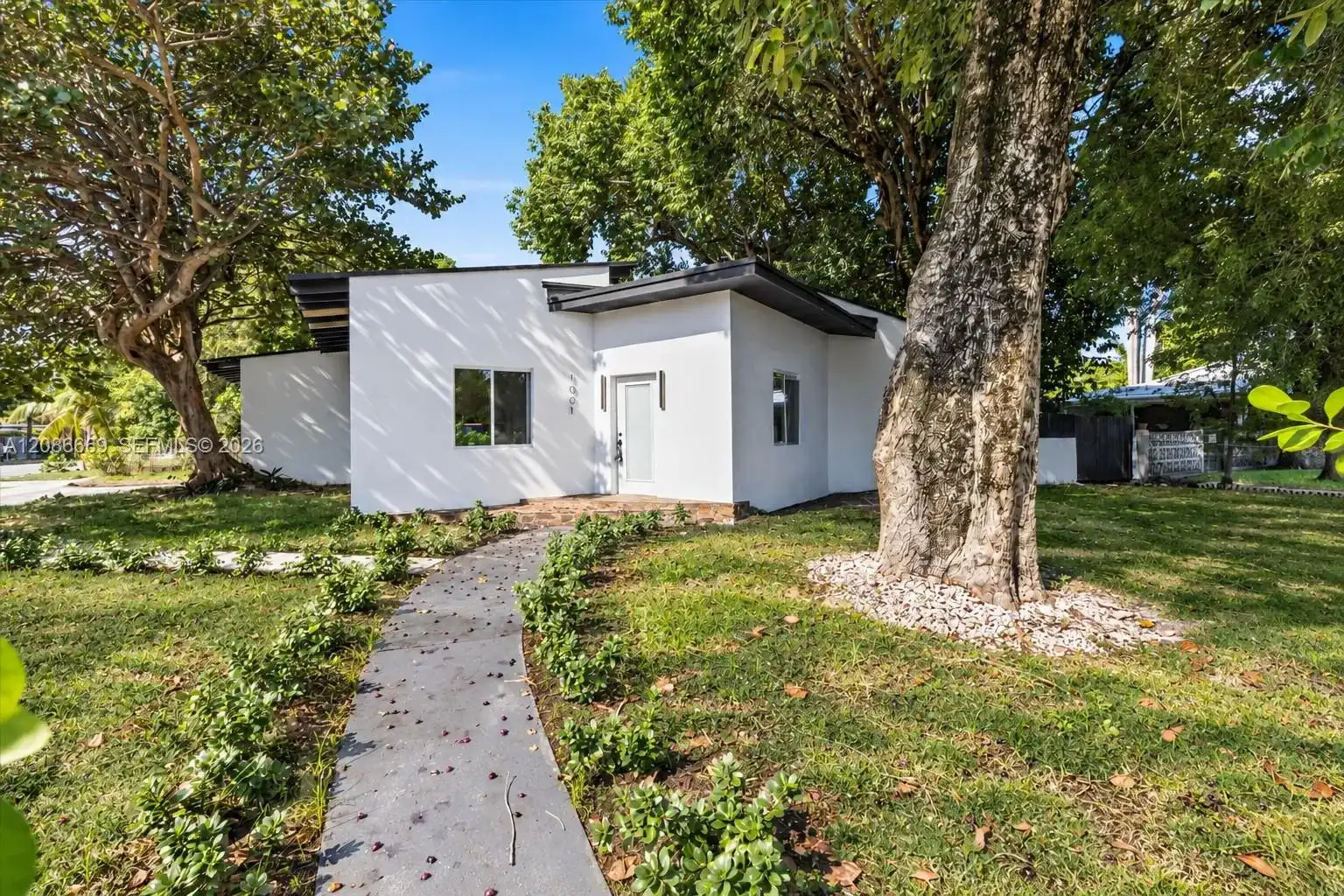 1001 NE 82nd St, Miami FL 33138