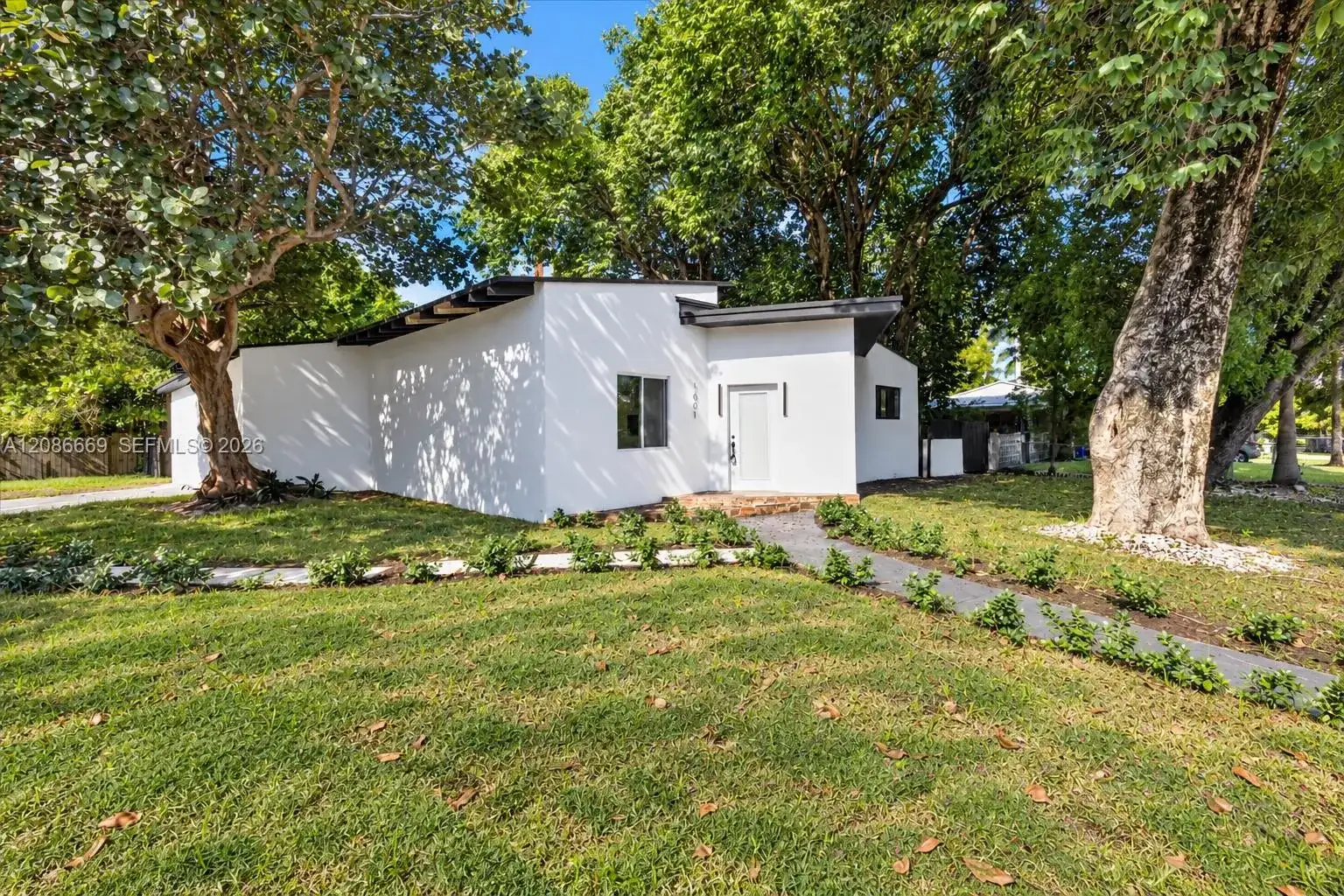 1001 NE 82nd St, Miami FL 33138 photo 2