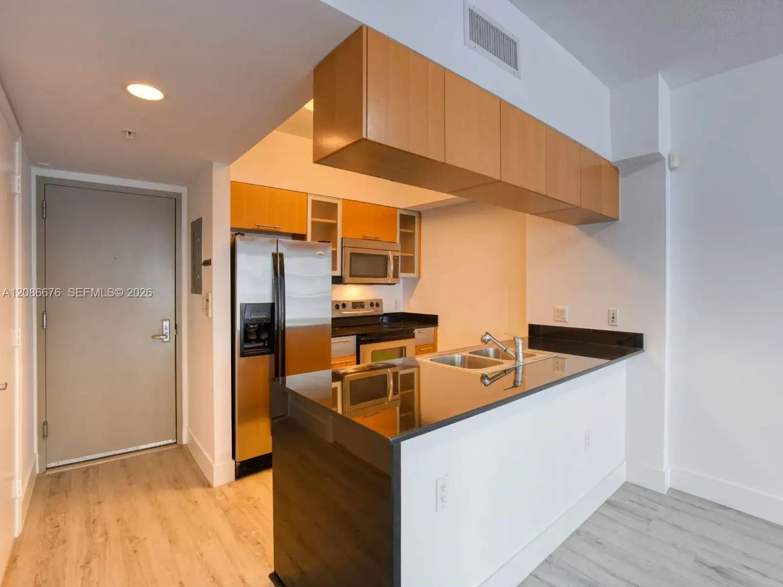 1750 N Bayshore Dr # 3205, Miami FL 33132 photo 3