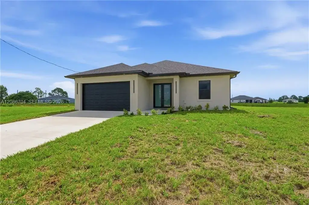9014 Lawn CT, La Belle FL 33935 photo 2