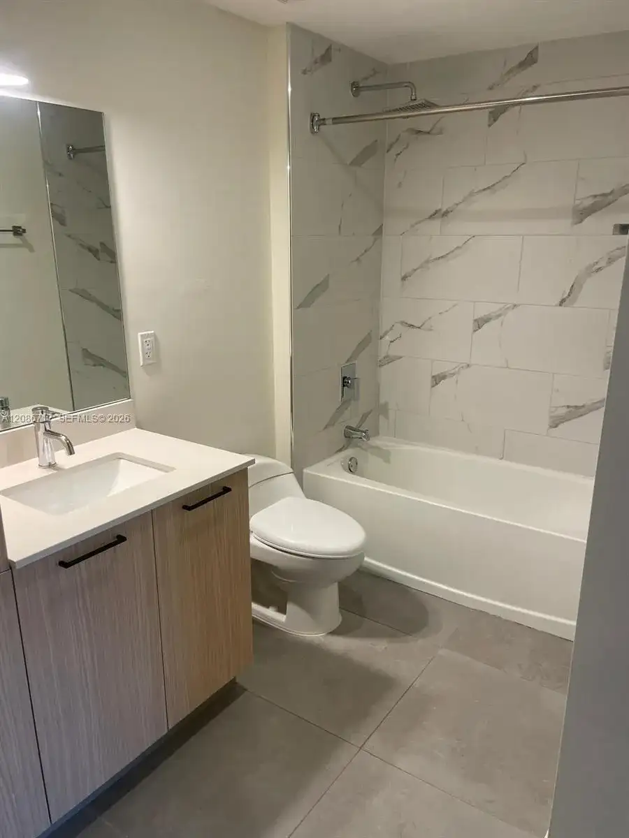 16395 Biscayne Blvd # 216, North Miami Beach FL 33160 photo 5