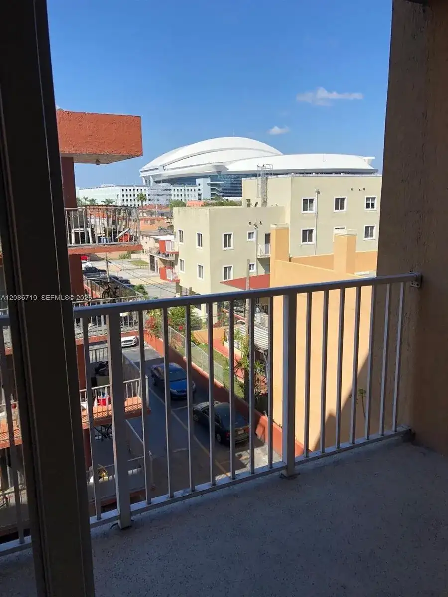 218 NW 12 AV # 506, Miami FL 33128 photo 2