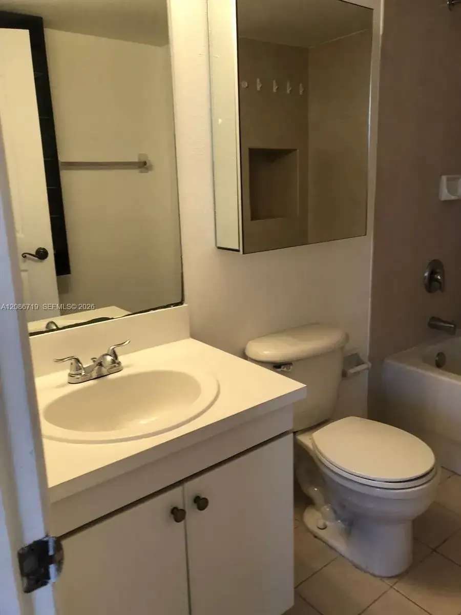 218 NW 12 AV # 506, Miami FL 33128 photo 3