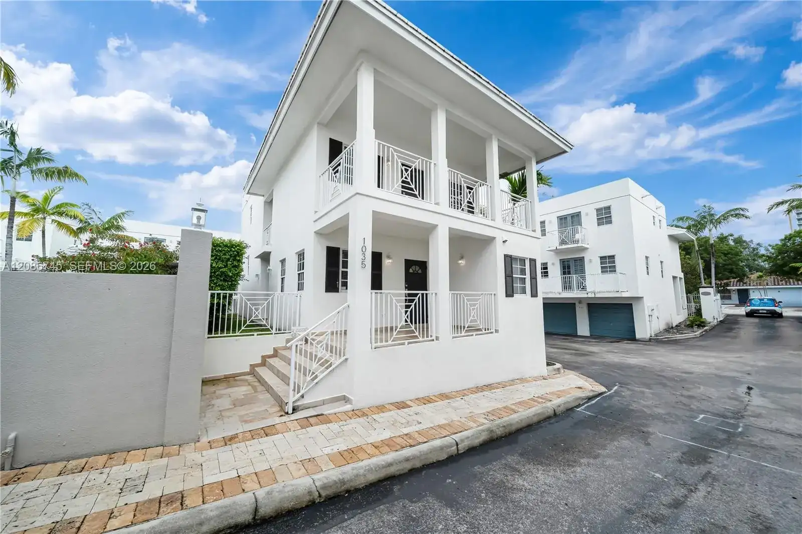 1035 SW 9th Ct, Miami FL 33130 photo 2