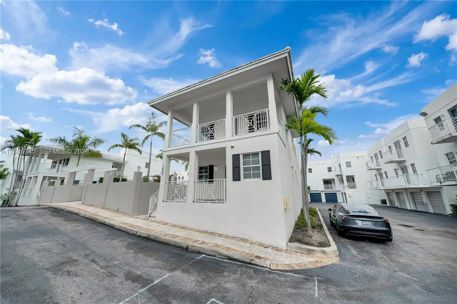 1035 SW 9th Ct, Miami FL 33130 photo 3