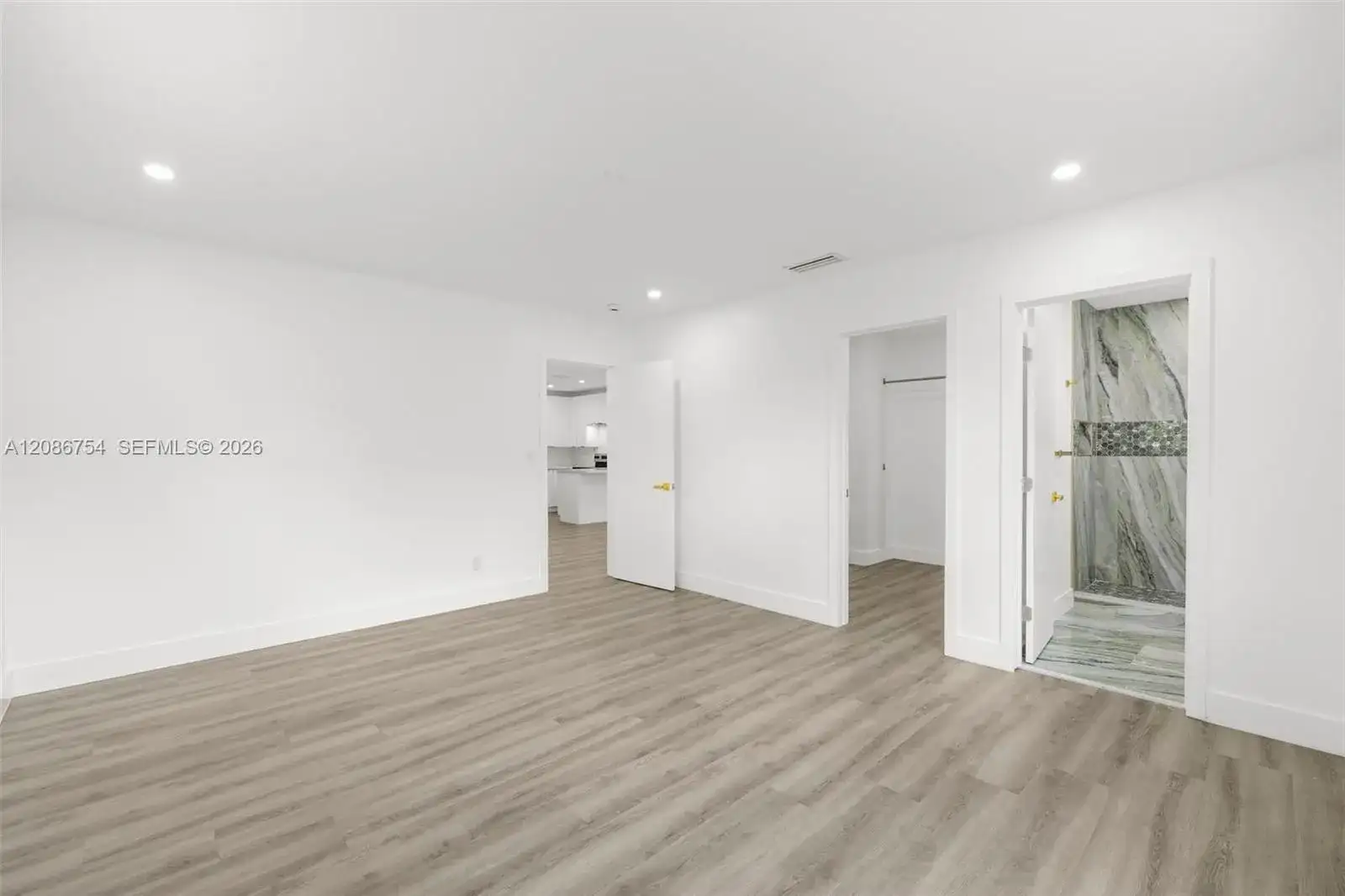 8253 W 14th Ct, Hialeah FL 33014 photo 4