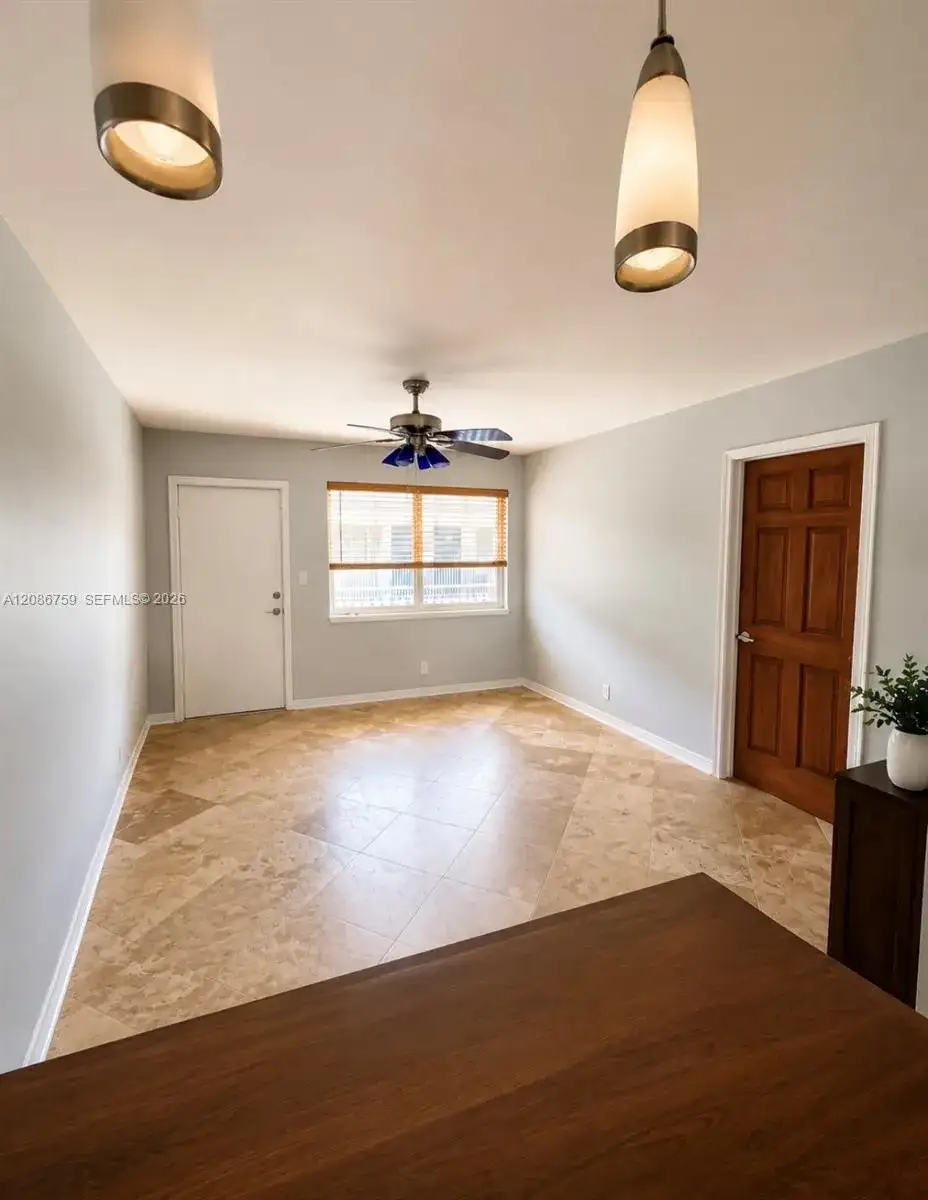 1000 SE 15th St # 205, Fort Lauderdale FL 33316 photo 2