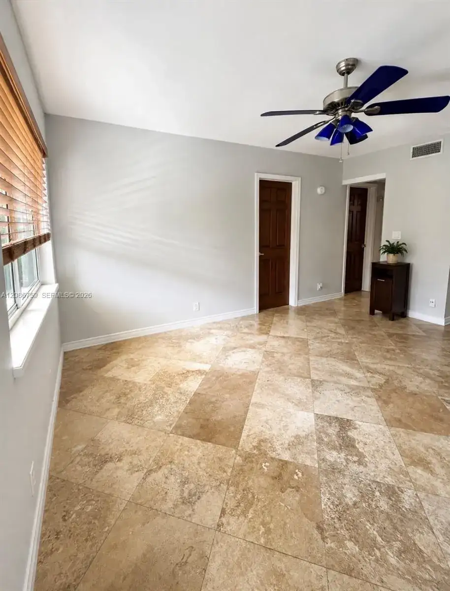 1000 SE 15th St # 205, Fort Lauderdale FL 33316 photo 3