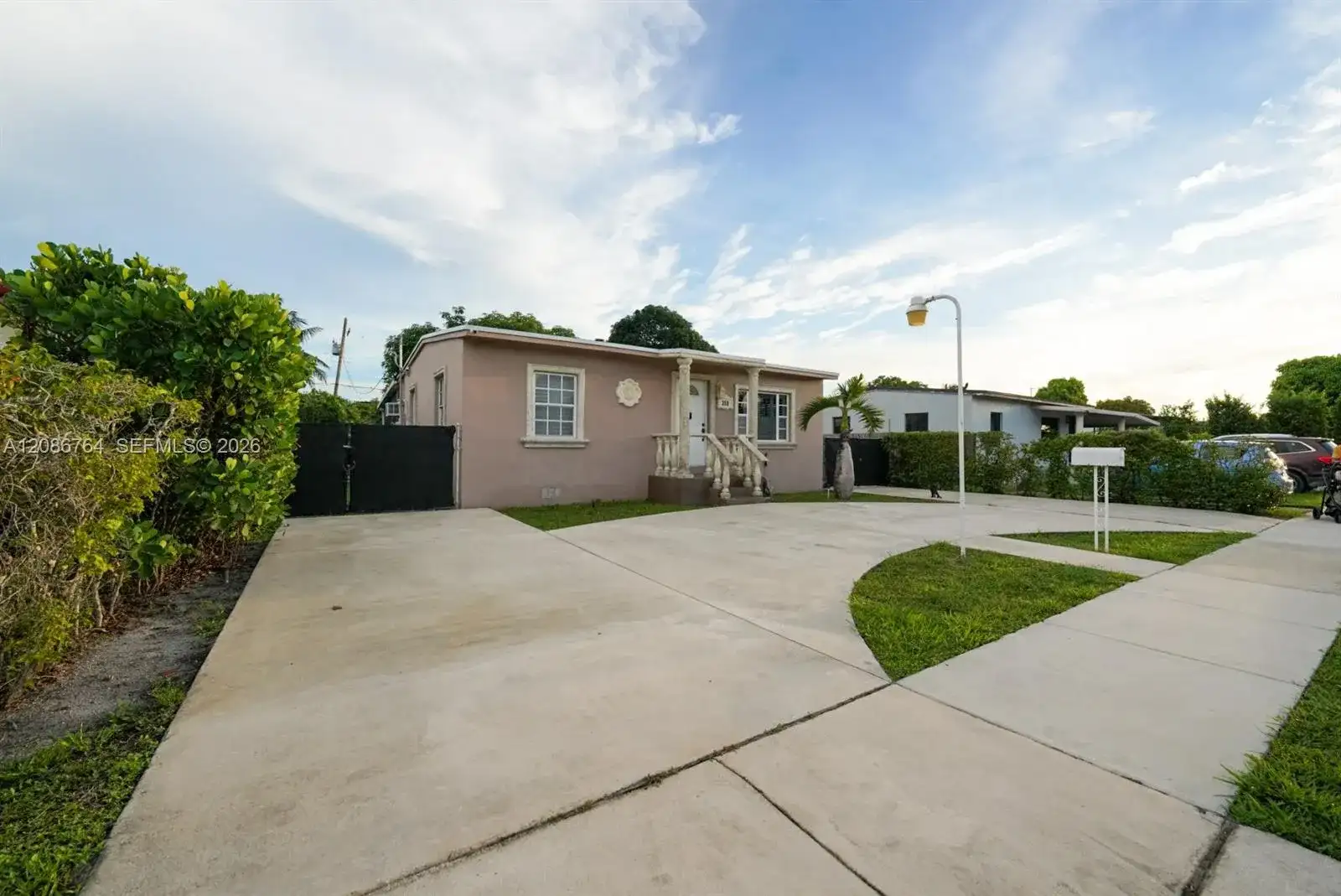 358 E 45th St, Hialeah FL 33013 photo 4