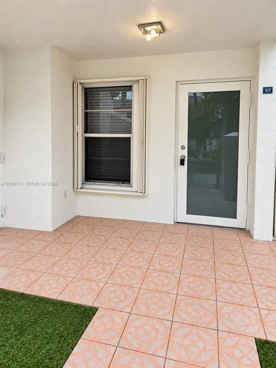 15385 SW 76th Ter # 107, Miami FL 33193 photo 2