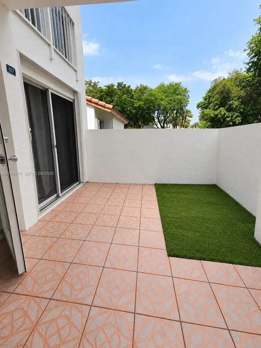 15385 SW 76th Ter # 107, Miami FL 33193 photo 3
