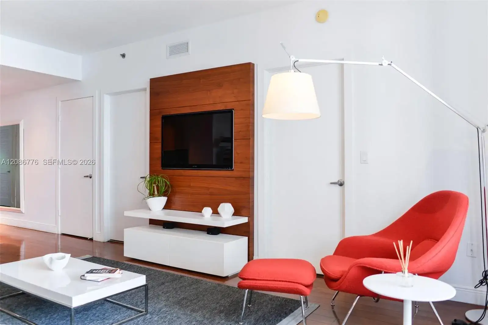 1060 Brickell Ave # 3515, Miami FL 33131 photo 4