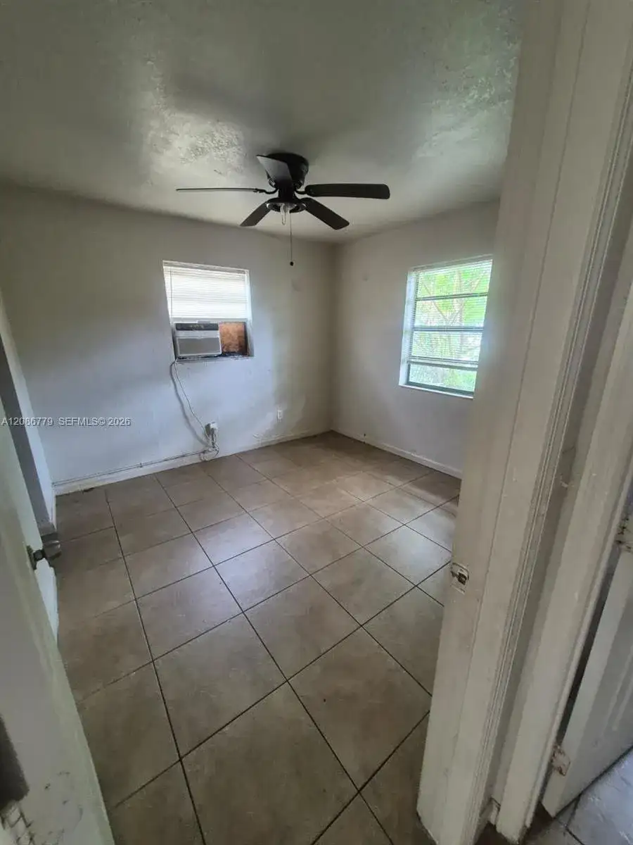 2554 NW 14th St # 1, Fort Lauderdale FL 33311 photo 3