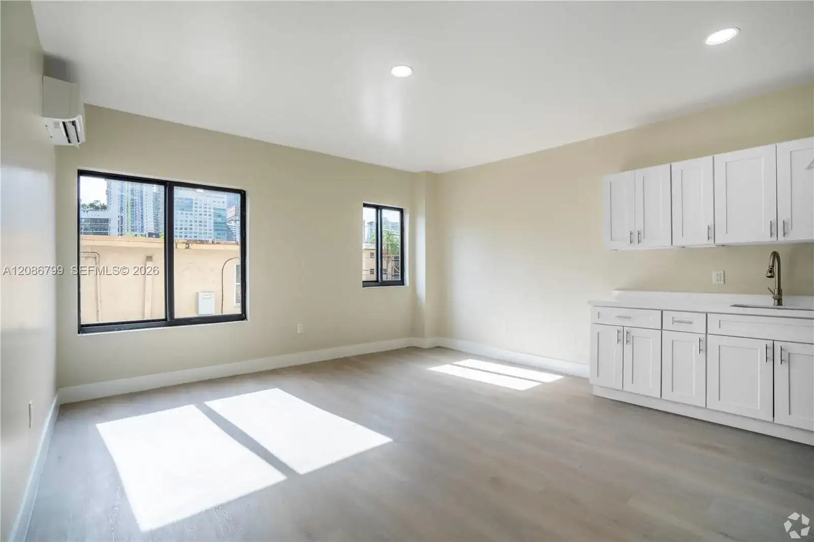 433 SW 6th St # 20, Miami FL 33130 photo 2