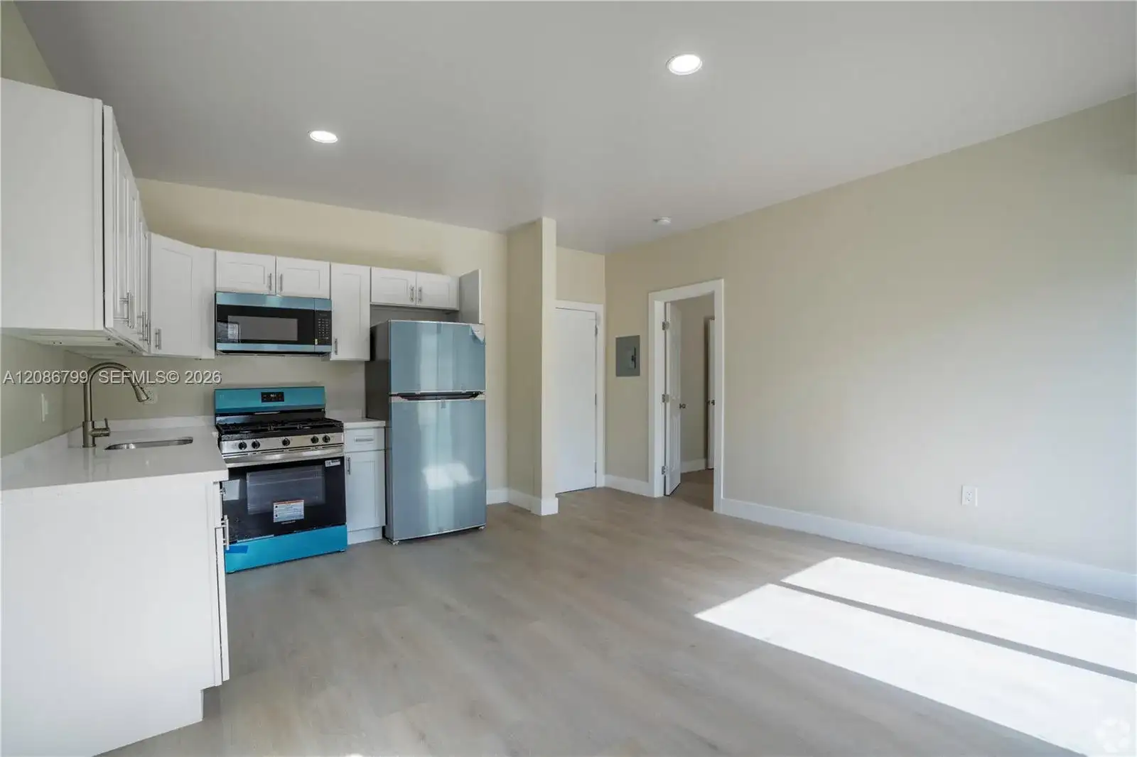 433 SW 6th St # 20, Miami FL 33130 photo 3