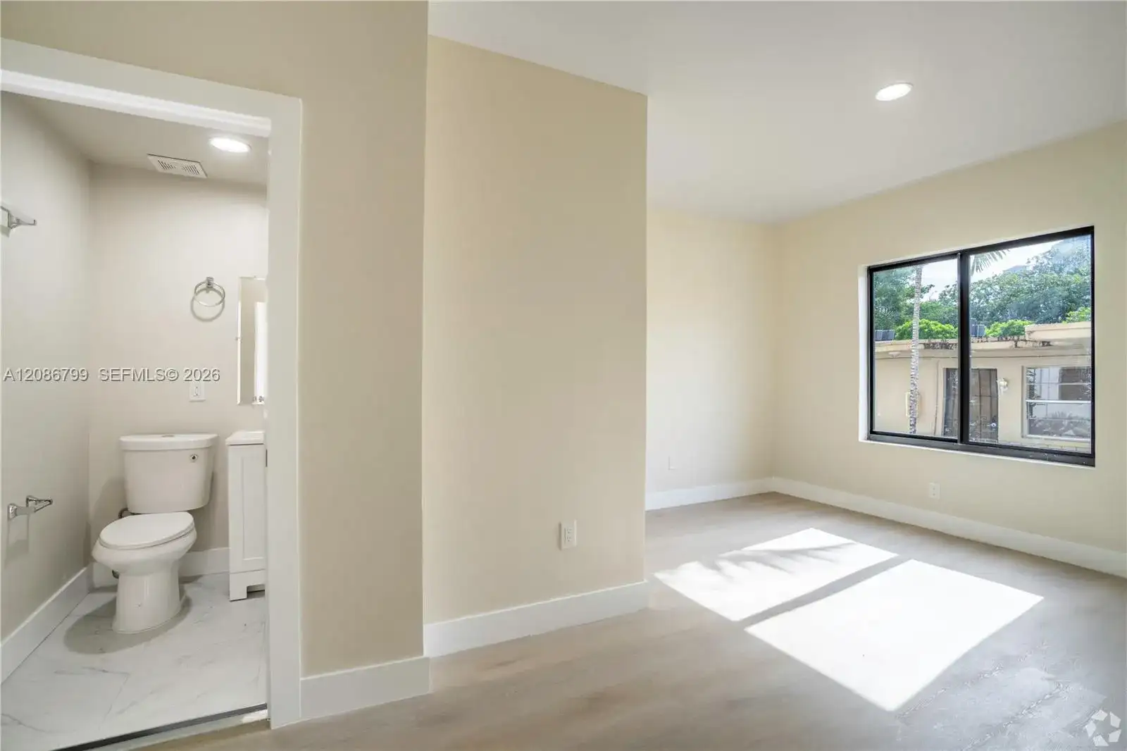 433 SW 6th St # 20, Miami FL 33130 photo 4