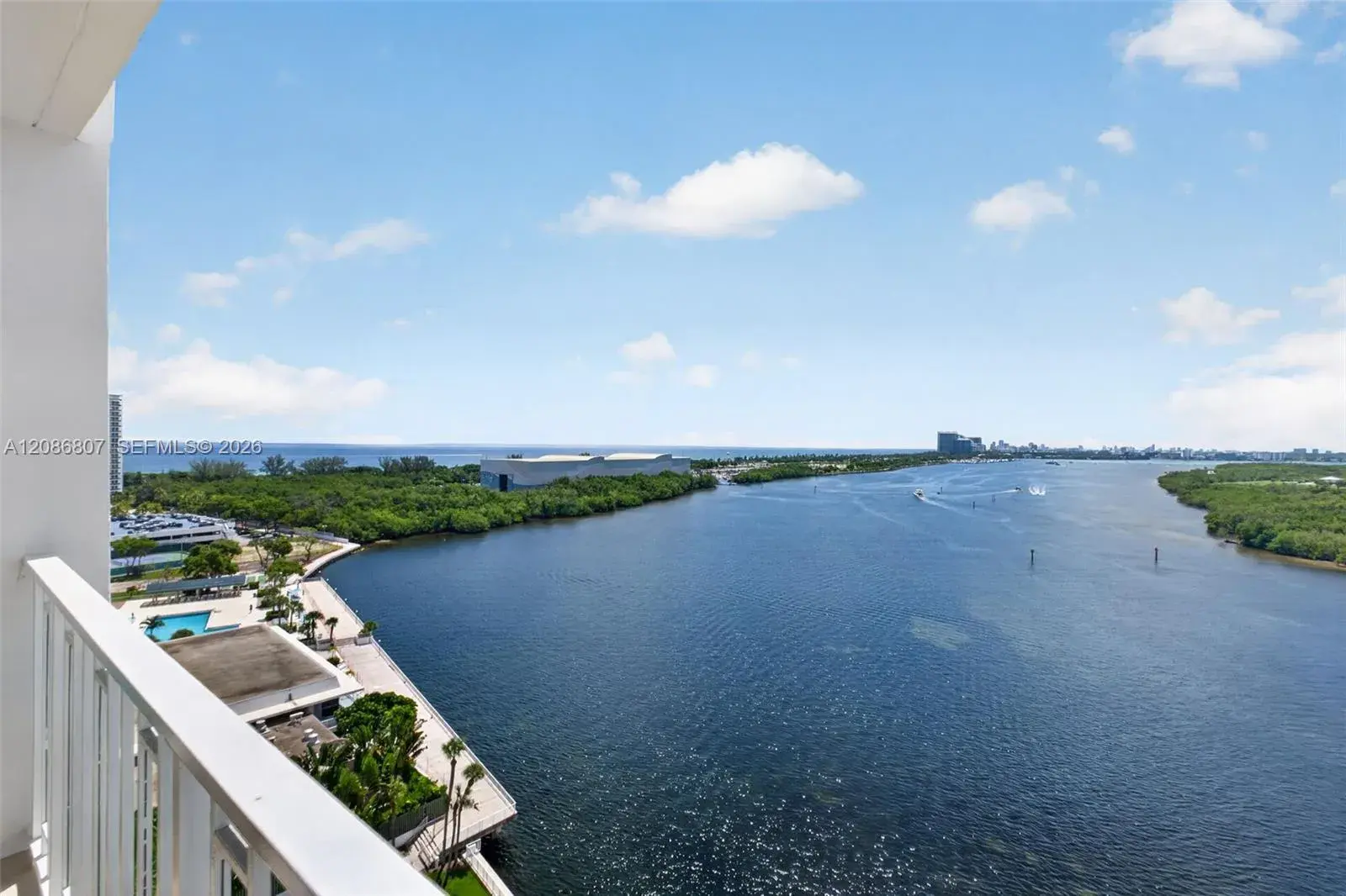 500 Bayview Dr # 1420, Sunny Isles Beach FL 33160