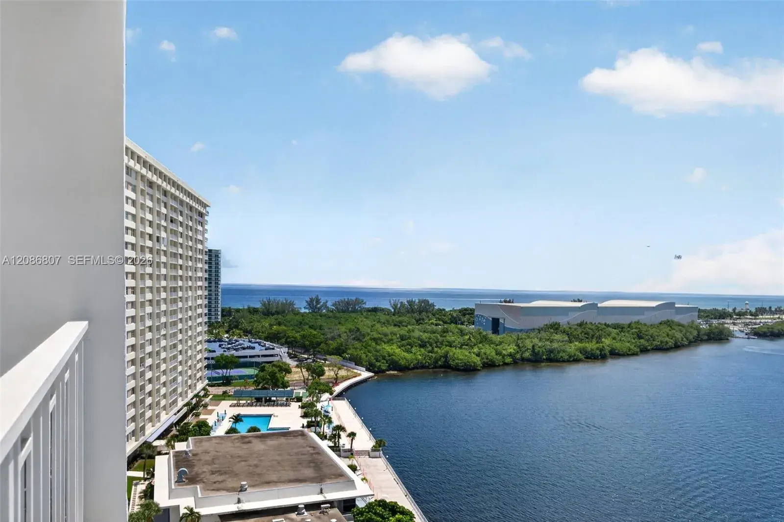500 Bayview Dr # 1420, Sunny Isles Beach FL 33160