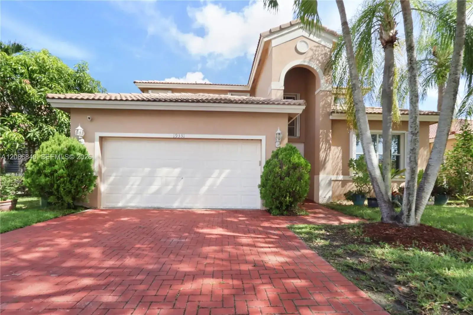 19331 SW 15th St, Pembroke Pines FL 33029 photo 2