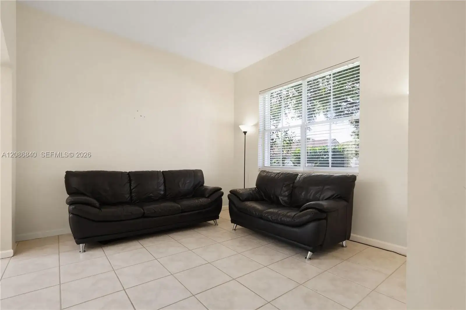 19331 SW 15th St, Pembroke Pines FL 33029 photo 5
