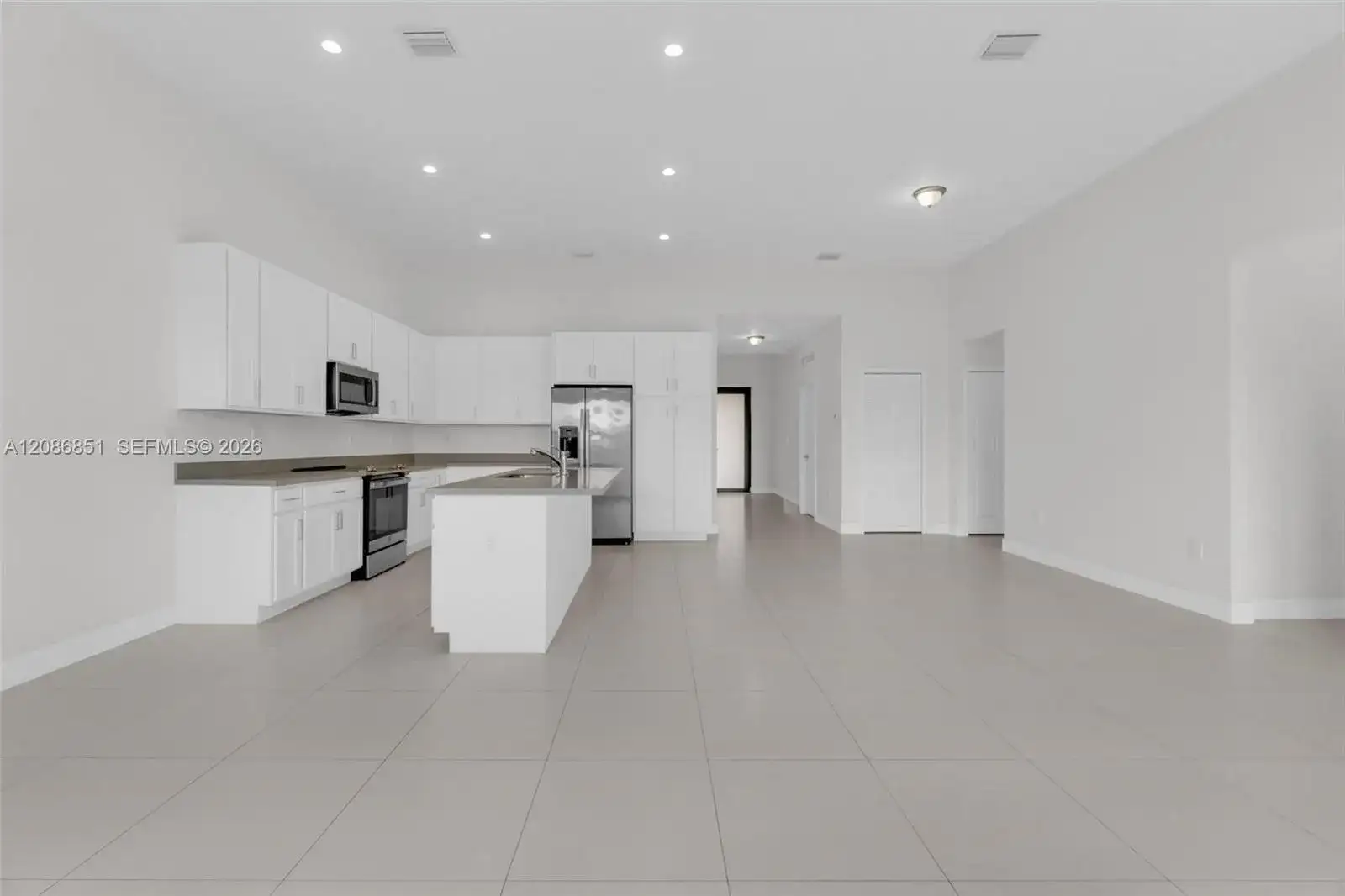 19447 SW 124th Ct, Miami FL 33177 photo 4